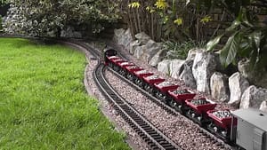 outdoor-trainset